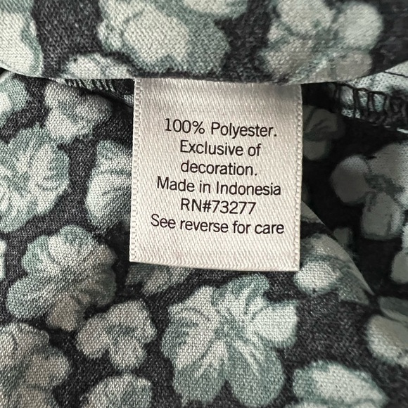 Woman’s Nine West XL long sleeve top - Picture 3 of 6